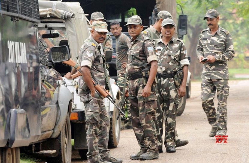 ভারতে বোমা হামলায় নিরাপত্তা বাহিনীর দুই সদস্য নিহত