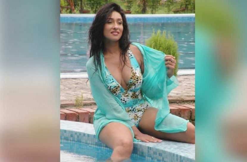 করোনা আক্রান্ত ঋতুপর্ণা