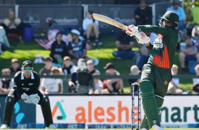 দুর্দান্ত মিঠুনের ব্যাটে বাংলাদেশের পুঁজি ২৭১