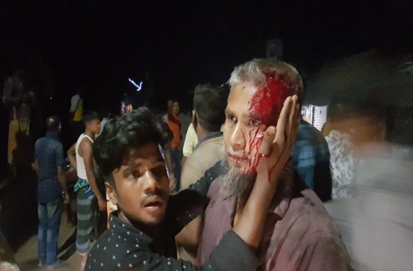 তালায় লাঙ্গল সমর্থকদের বাড়িতে হামলা