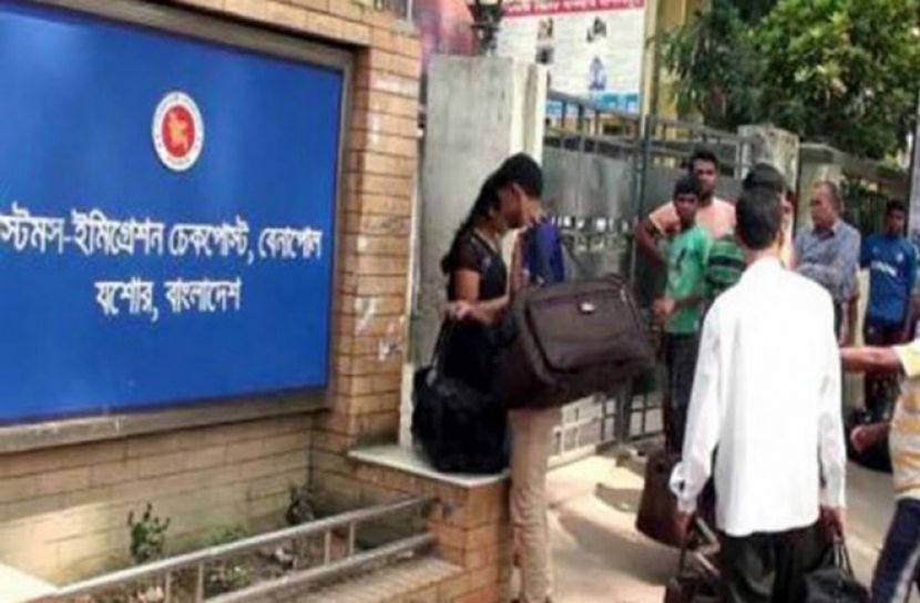 ভারত ফেরত যাত্রীর শরীরে করোনা 