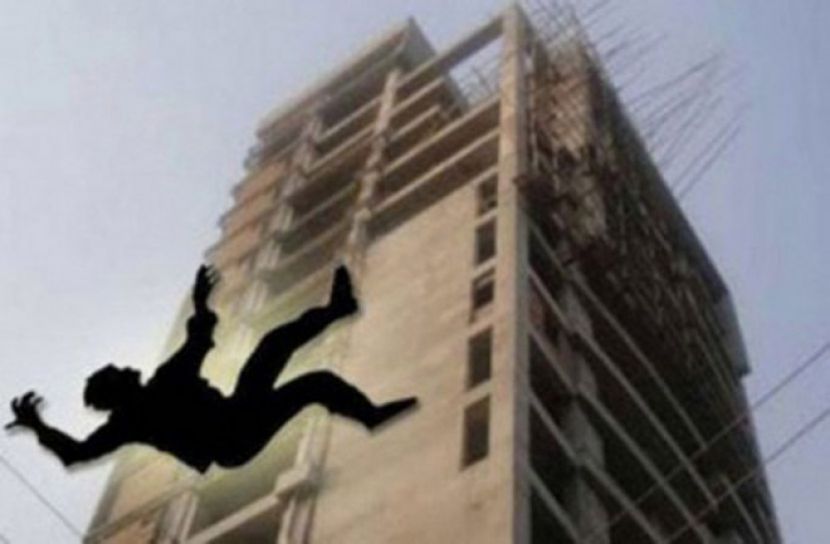 রাজধানীতে ভবন থেকে পড়ে নারীর আত্মহত্যা