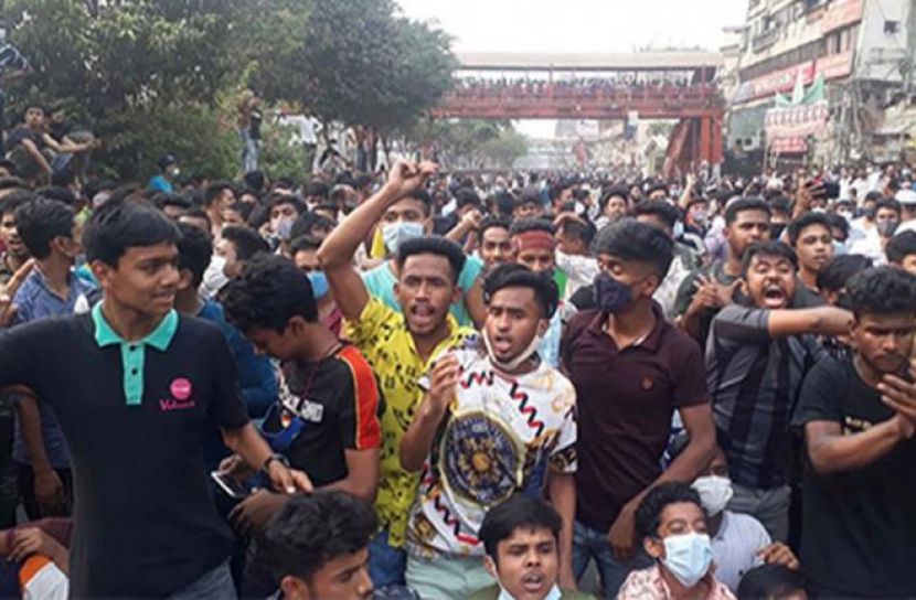 রাজধানীতে লকডাউন বিরোধী বিক্ষোভ মিছিল 