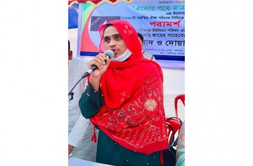 গ্রেফতার হেফাজত কর্মী, ছাড়িয়ে নিলো মহিলা আ.লীগের সেক্রেটারি 