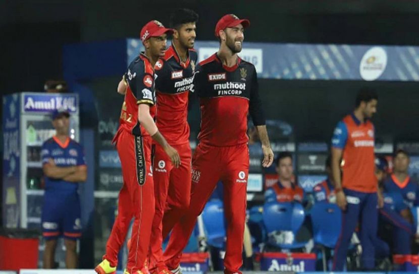 হ্যাটট্রিক জয়ে শীর্ষে বেঙ্গালুরু