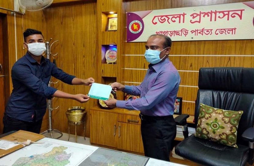 করোনা রোগীদের জেলা প্রশাসকের অনুদান