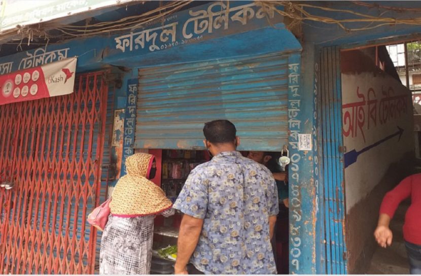 ঢিলেঢালা লকডাউন, খুলছে দোকান