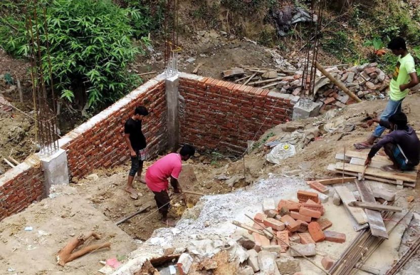 সাংবাদিককে দায়িত্ব পালনে বাধা    