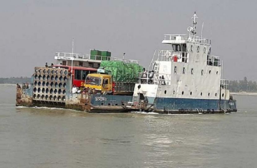 শিমুলিয়া ঘাটে ঢাকাগামী যাত্রীর চাপ