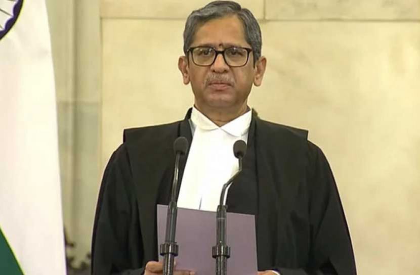 ভারতের প্রধান বিচারপতি হিসাবে শপথ নিলেন এনভি রামানা