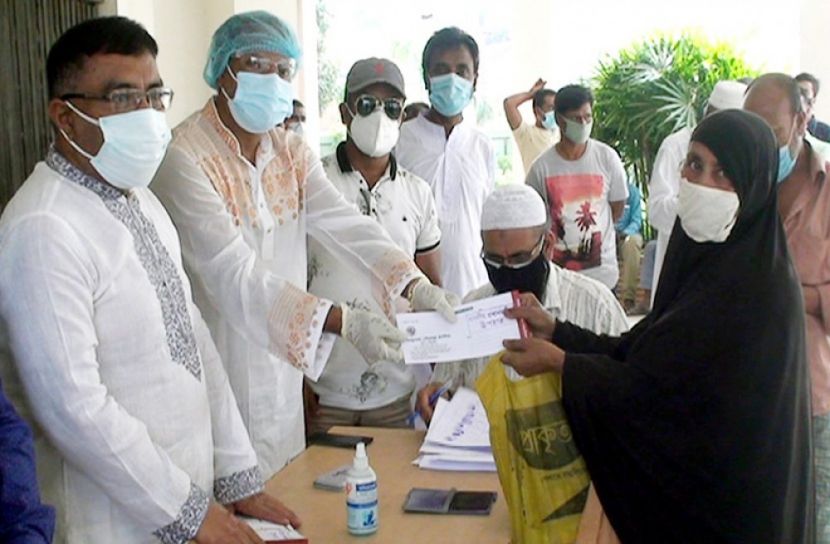 প্রধানমন্ত্রীর অর্থ পেলো ৪শ' পরিবার