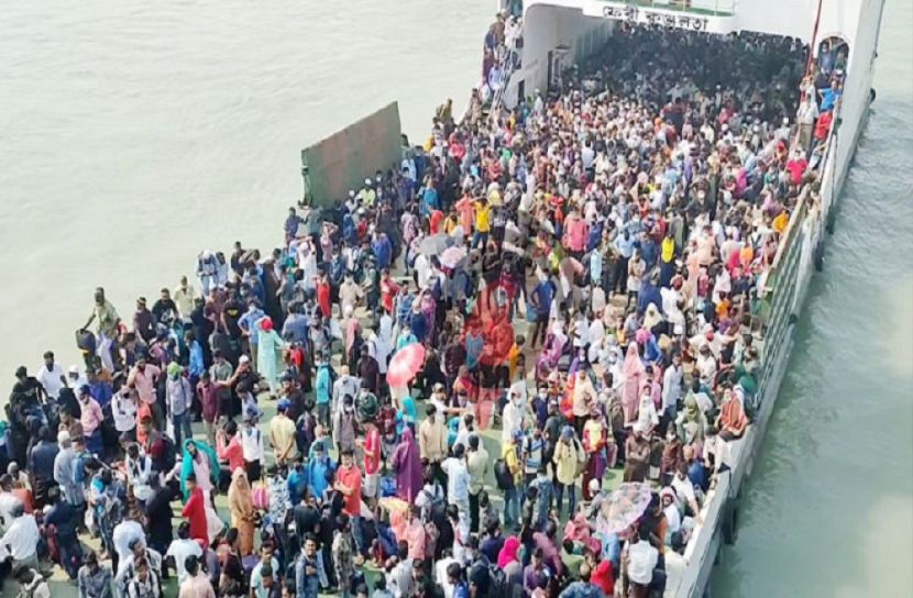 নিষেধাজ্ঞা সত্ত্বেও শিমুলিয়াঘাট থেকে ছাড়ল ফেরি