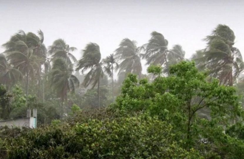 ঝোড়ো হাওয়াসহ বজ্রবৃষ্টির সম্ভাবনা