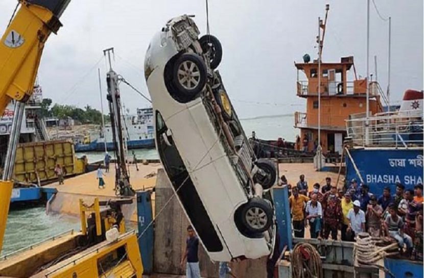 পদ্মায় ডুবে যাওয়া গাড়ির চালক-মালিকের পরিচয় মিলেছে