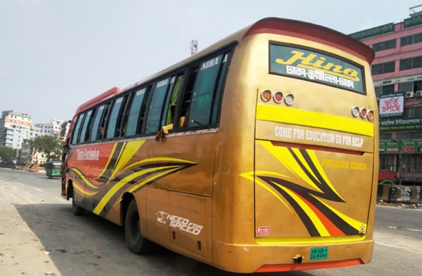 নিষেধাজ্ঞা উপেক্ষা করে দূরপাল্লার বাস চলছে 