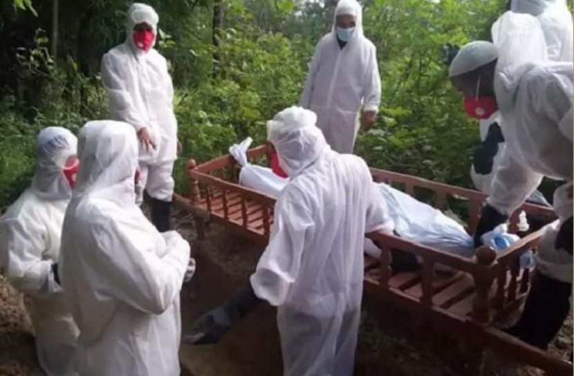 করোনায় আরও ৩২ জনের মৃত্যু, নতুন শনাক্ত ৬৯৮