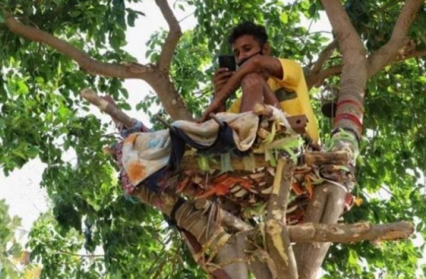 ভিন্নরকম আইসোলেশনে যুবক!