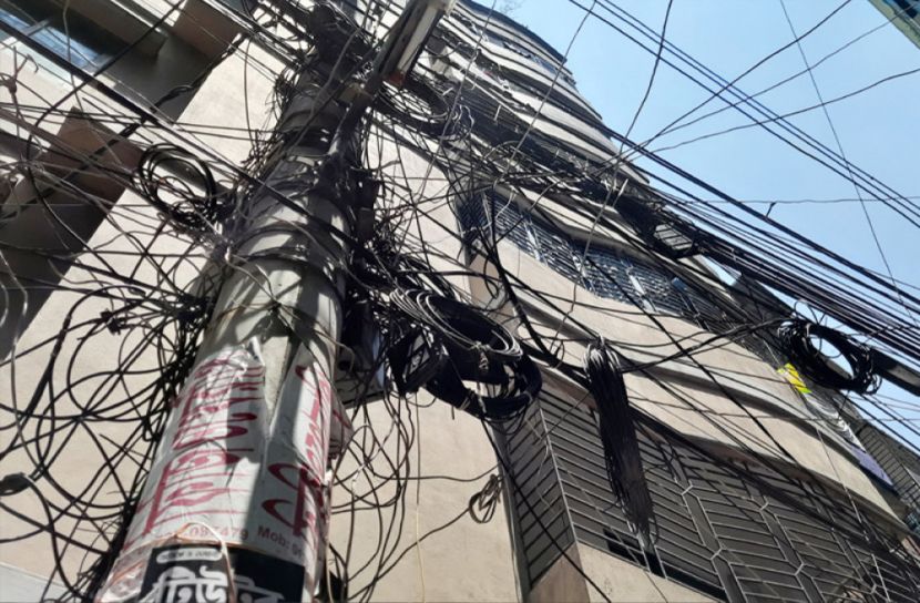 ৬ মাসেও নেই ক্যাবল অপসারণের অগ্রগতি