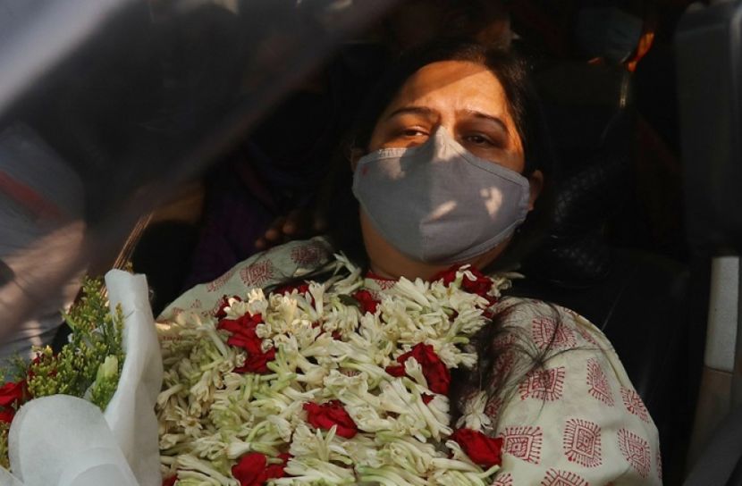 হাসপাতালে সাংবাদিক রোজিনা