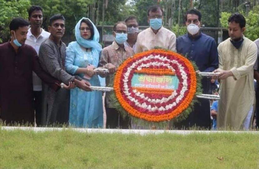 জাতীয় কবির সমাধিতে বিএনপির শ্রদ্ধাঞ্জলি