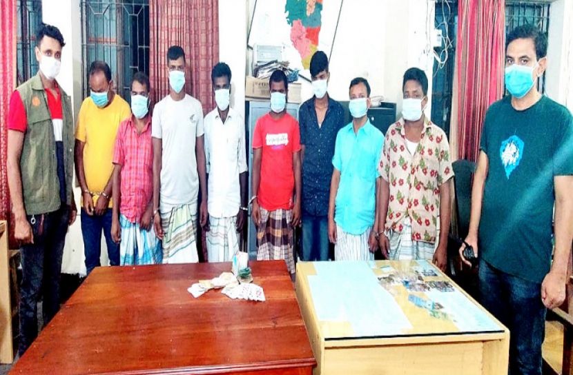 সিরাজগঞ্জে ৮ জুয়াড়ি গ্রেফতার
