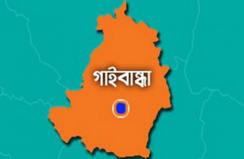 ট্রেনের হুকে আটকে বৃদ্ধের মৃত্যু