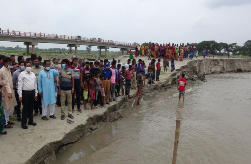 গোলডাঙ্গিতে হুমকির মুখে কয়েকটি গ্রাম