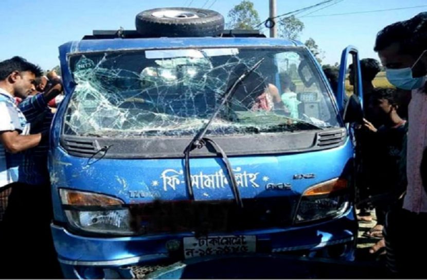 চালক বাবা যান পুরি আনতে, শিশুর কাণ্ডে নিহত ১