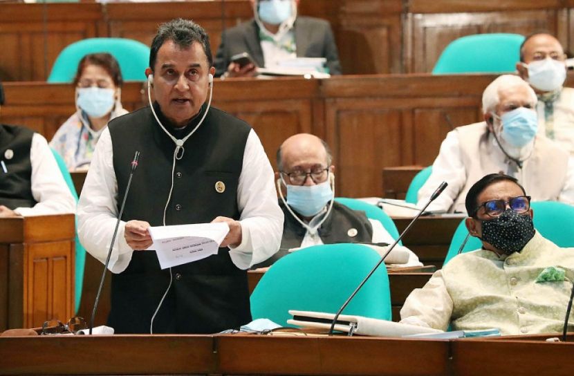 আয়করে আরও ছাড় নারীদের