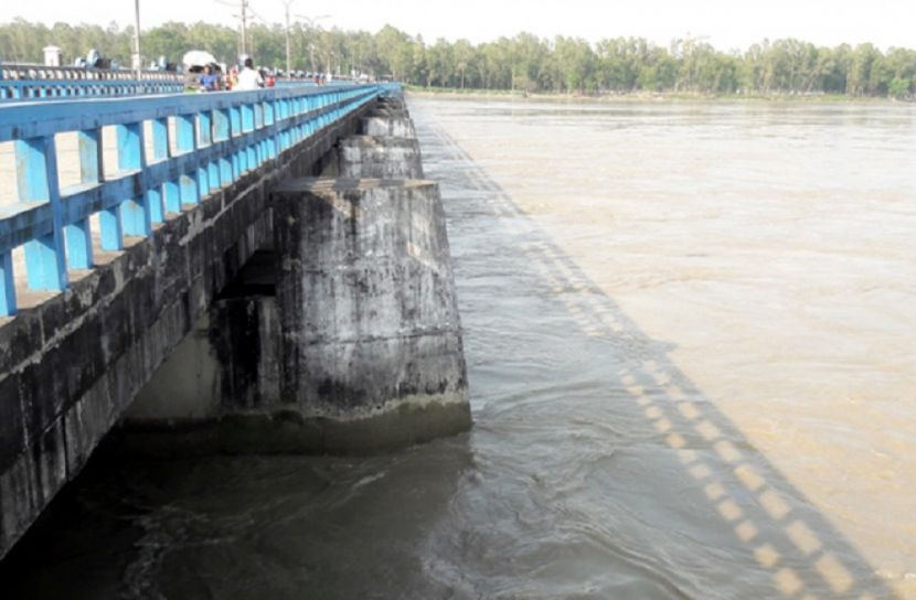  তিস্তার পানি বিপৎসীমা ছুঁইছুঁই
