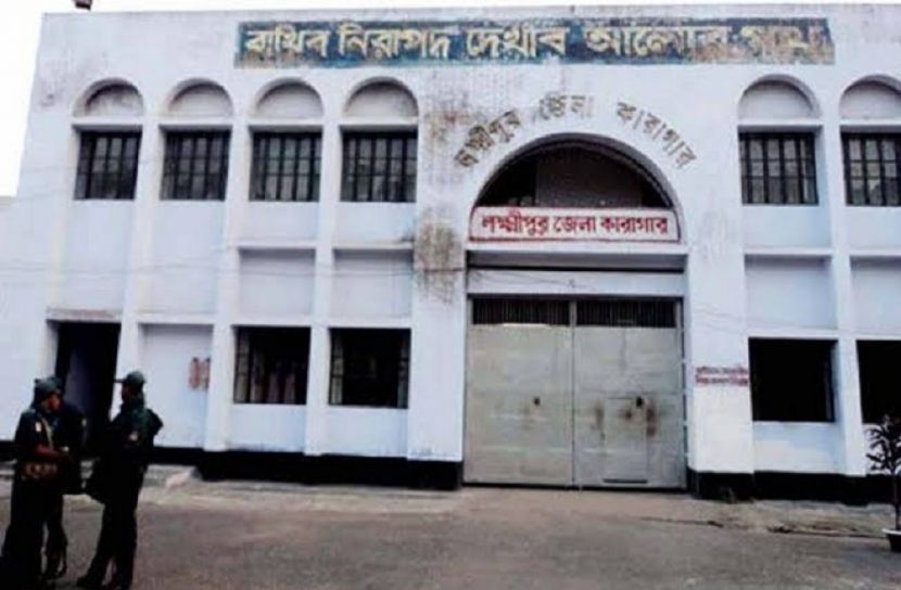 মেয়ের মামলায় কারাগারে বাবা 