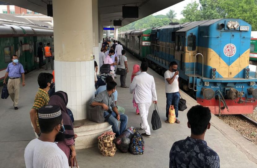আজ থেকে ৫৭ জোড়া ট্রেন চলবে