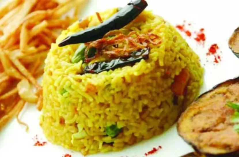 বৃষ্টির দিনে কেন খিচুড়ি?