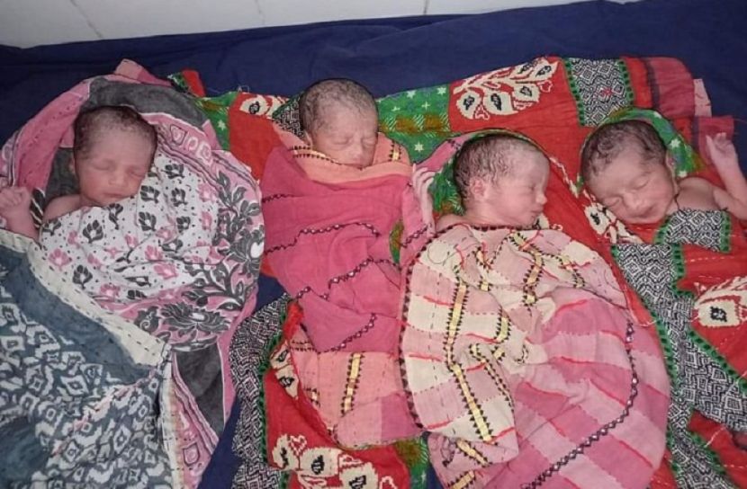 একদিনে ৪ সন্তানের মা