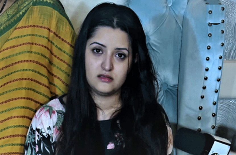 পরীমনির বিরুদ্ধে অল কমিউনিটি ক্লাবে ভাঙচুরের অভিযোগ