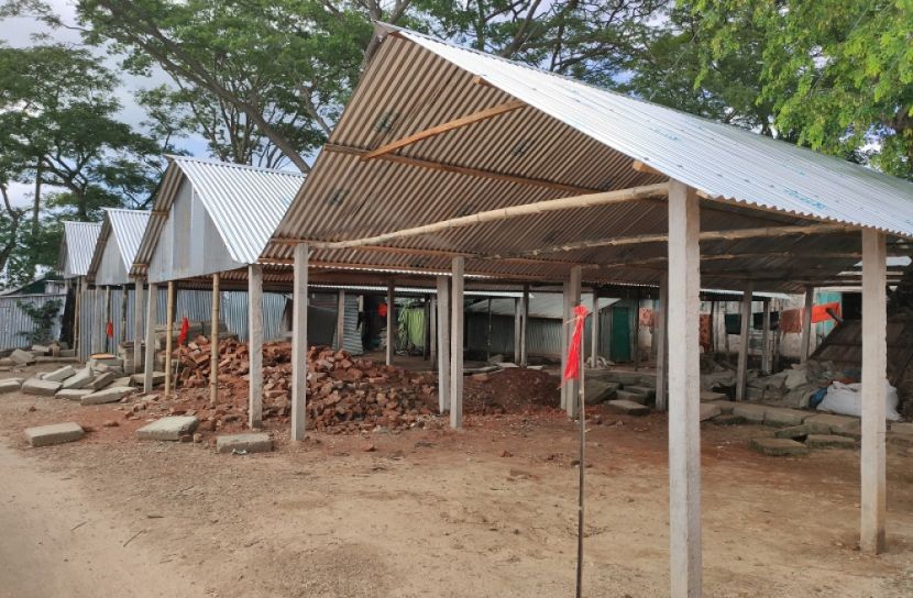 খাস জমিতে চেয়ারম্যানের দোকান