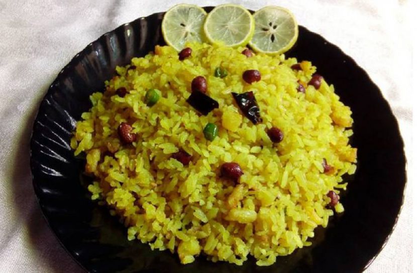 বৃষ্টির দিনে চিড়ার খিচুড়ি