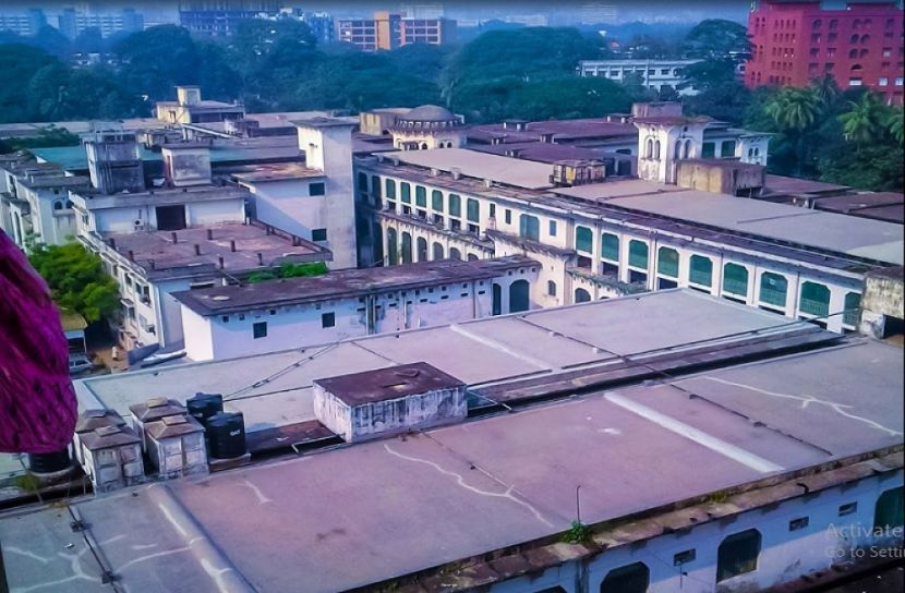 ধর্ষণে গুরুতর অবস্থায় ঢামেকে ভর্তি স্কুলছাত্রী
