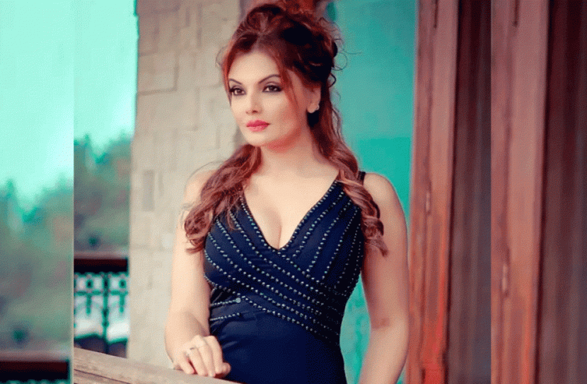 গভীর রাতে থানায় দীপশিখা