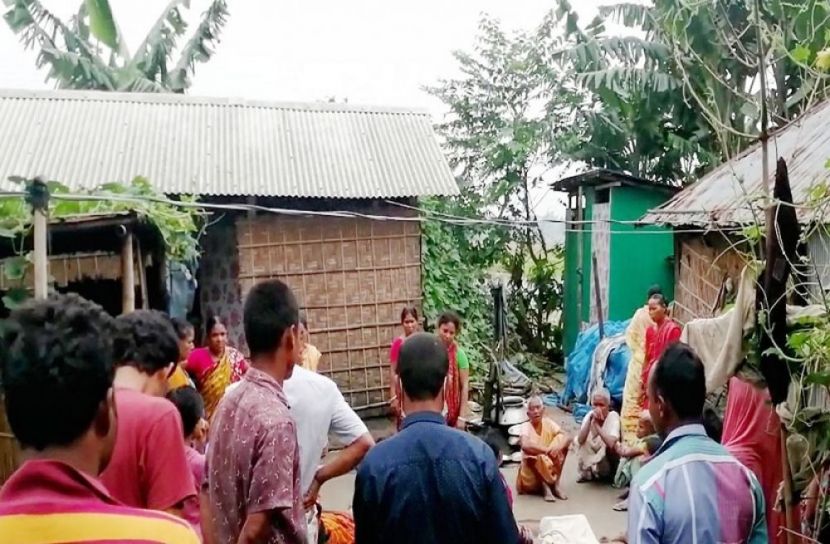 বিদ্যুতের ছেঁড়া তারে জড়িয়ে নীলফামারীতে দম্পতির মৃত্যু
