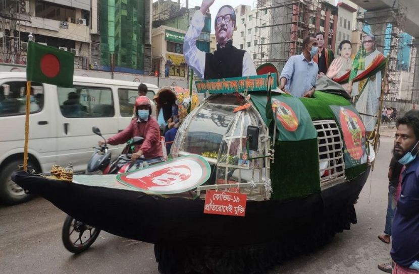 করোনা প্রতিরোধে নৌকা