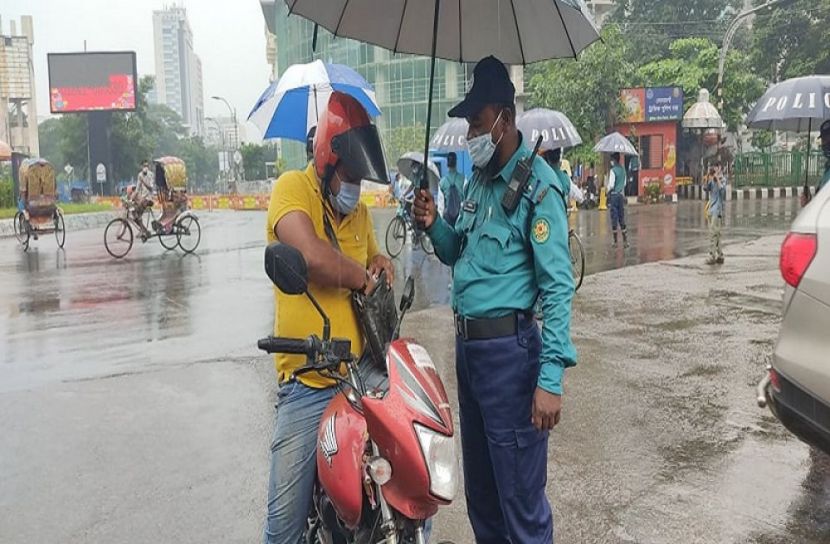 বিধিনিষেধের অমান্য : মিরপুরে ৩০জন আটক