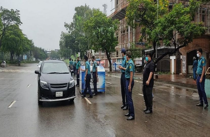 দ্বিতীয় দিনে রাজধানীতে ৩২০ জন গ্রেফতার