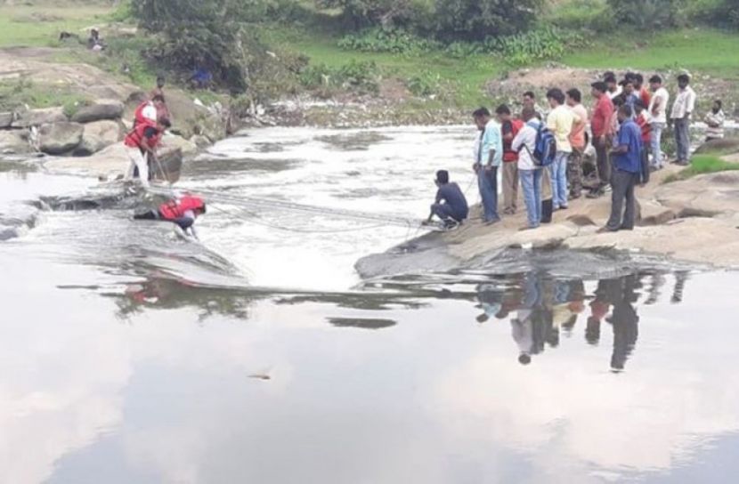 সেলফি তুলতে গিয়ে ২ যুবকের মৃত্যু