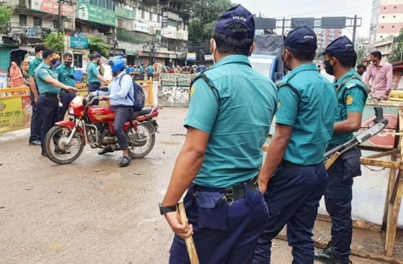 লকডাউনে লালবাগে আটক ৮০