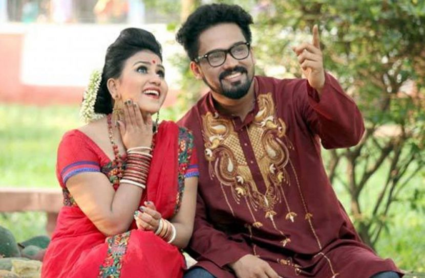 প্রেম হয় চতুর্থ দেখায়