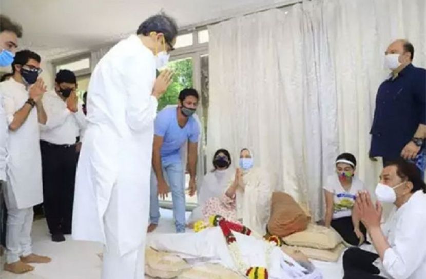 দিলীপ কুমারের দাফন মুম্বাইয়ে
