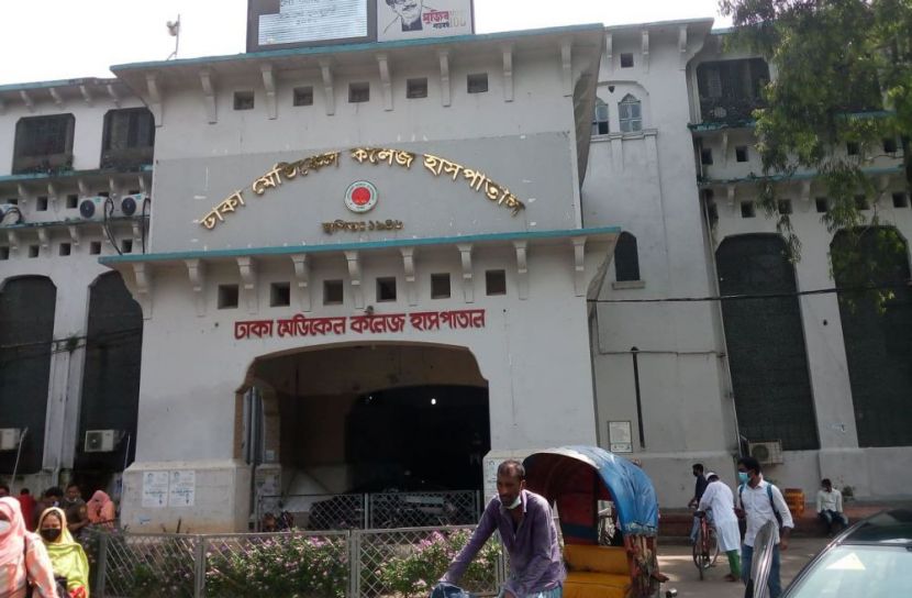 গুলশানে গাড়ি চাপায় পুলিশ সদস্যে মারা গেছে
