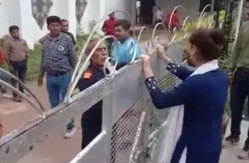 বিয়ের মণ্ডপের বাইরে প্রেমিকা আহাজারি!