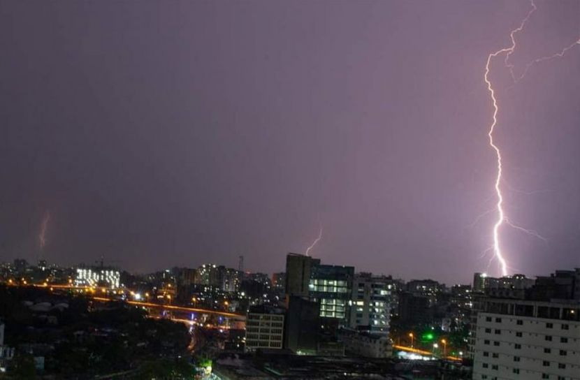 বজ্রপাতের সময় সেলফি, মৃত্যু ১১